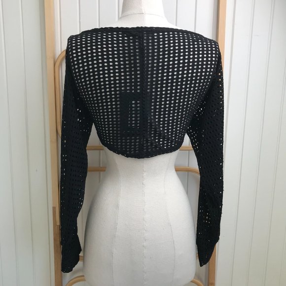Pretty Little Thing BNWT | Size 10 | Black Fishnet Bardot Tie Front Crop Top - Picture 7 of 9